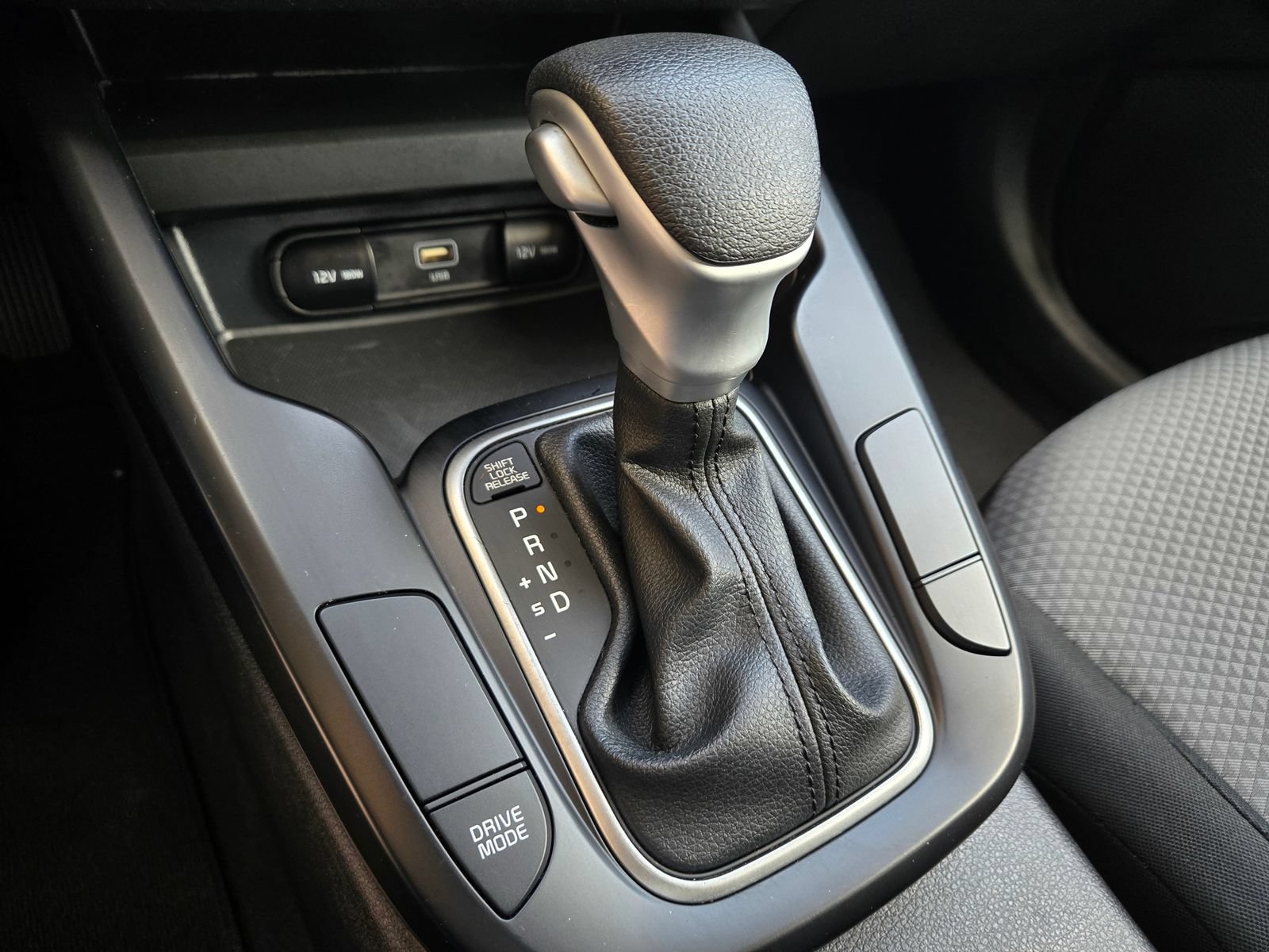 Used 2023 Kia Soul LX w/ Option Group 015 FWD image 19