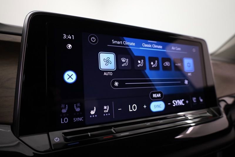 New 2026 Volkswagen Atlas SE image 18