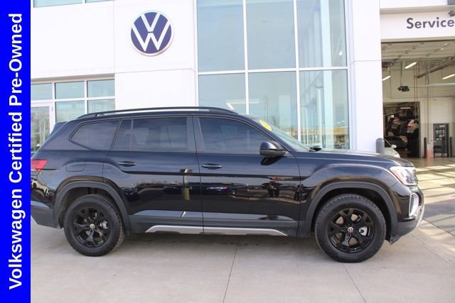 Used 2025 Volkswagen Atlas Peak Edition SE AWD/4WD image 5
