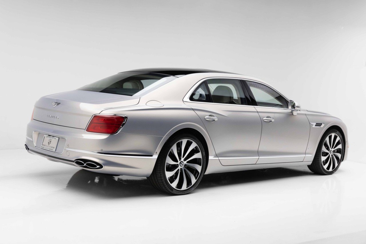 Used 2024 Bentley Flying Spur Azure AWD/4WD image 11