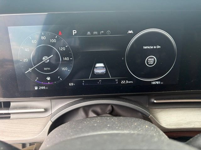 Used 2024 Kia Carnival SX FWD image 9
