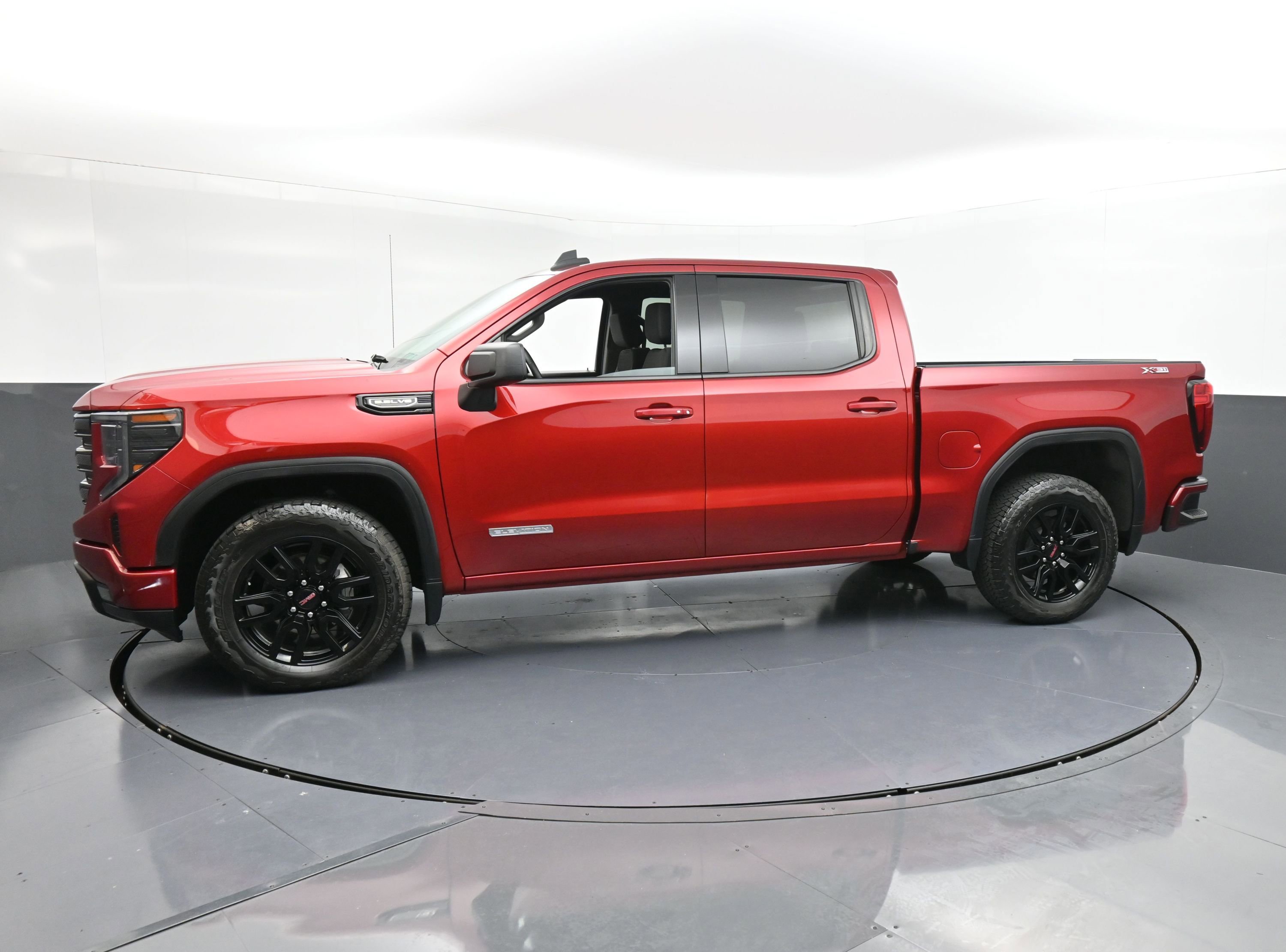 Used 2023 GMC Sierra 1500 Elevation w/ X31 Off-Road Package image 5