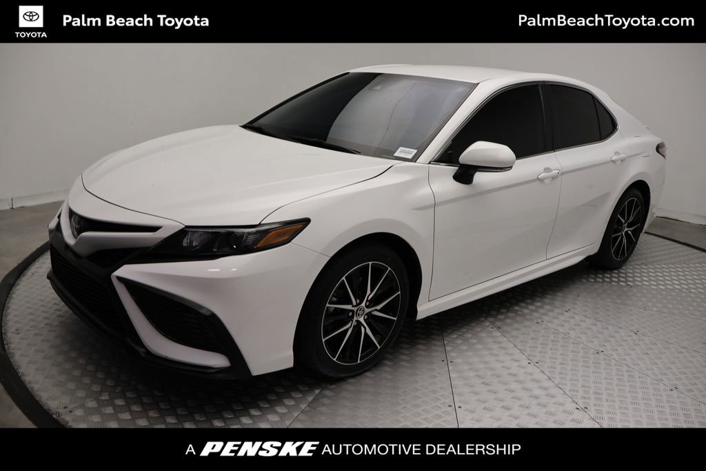 Used 2023 Toyota Camry SE