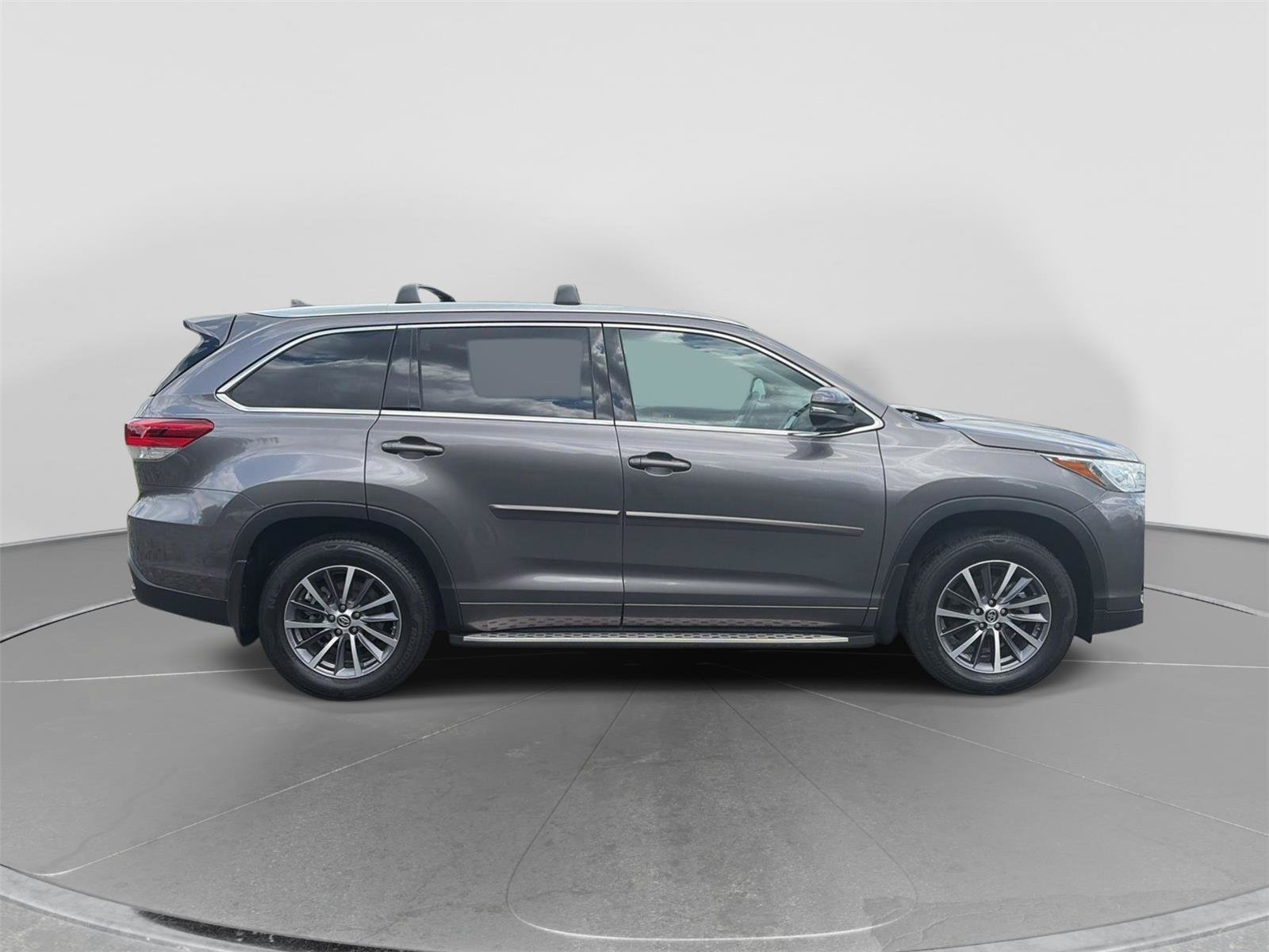 Used 2018 Toyota Highlander XLE FWD image 7