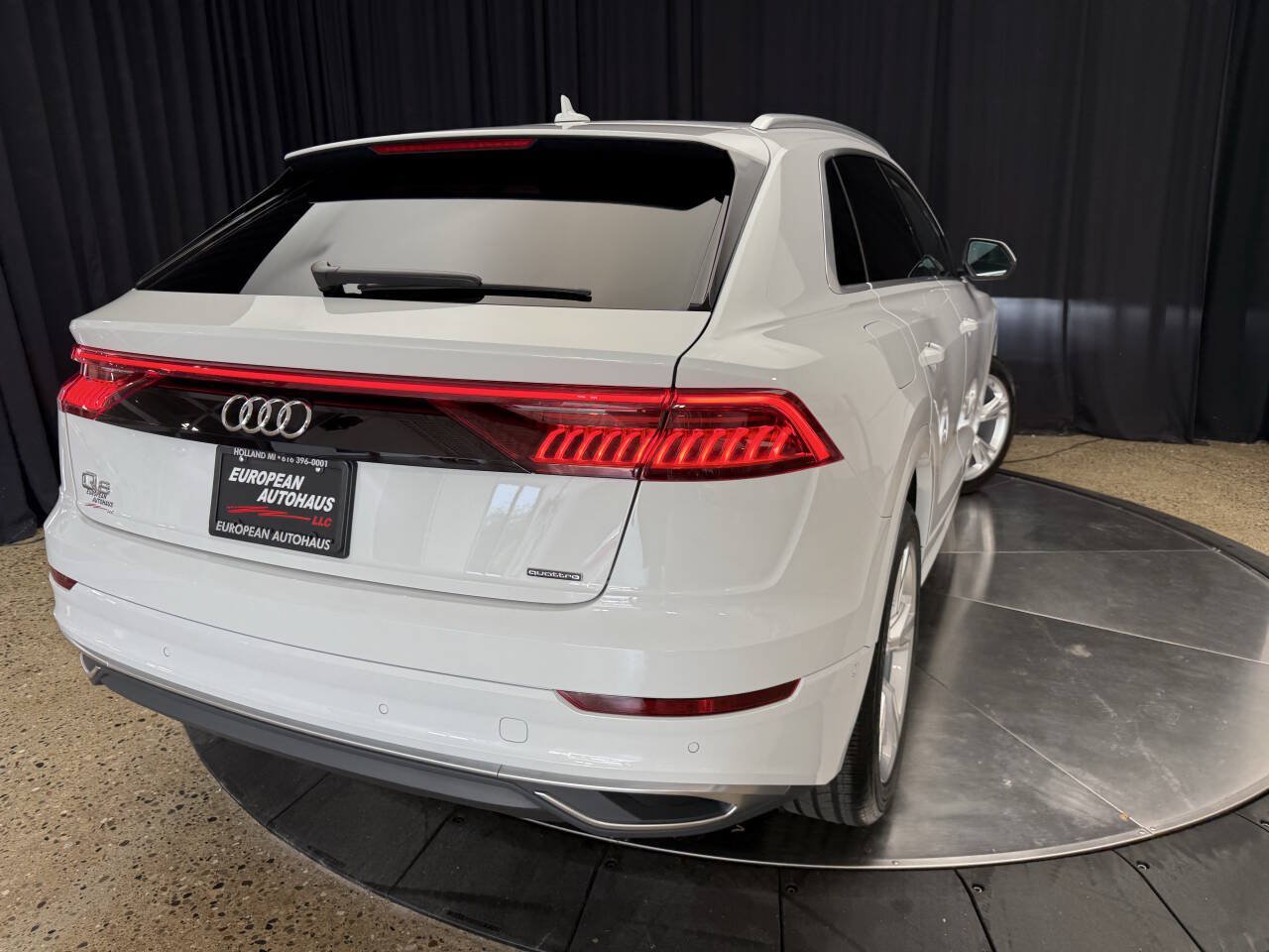 Used 2023 Audi Q8 Premium w/ Convenience Package AWD/4WD image 9
