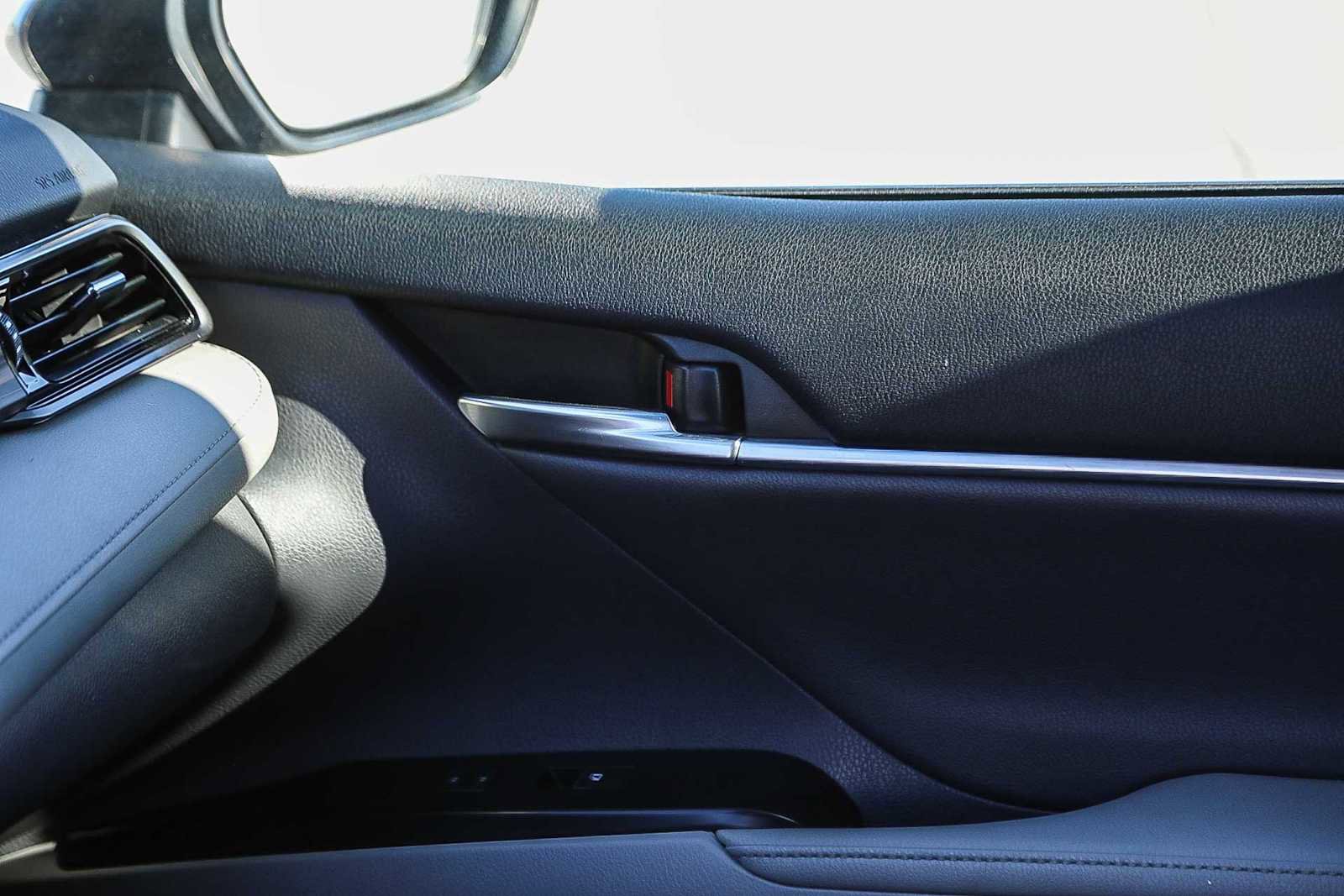 Certified 2020 Toyota Camry XLE image 21