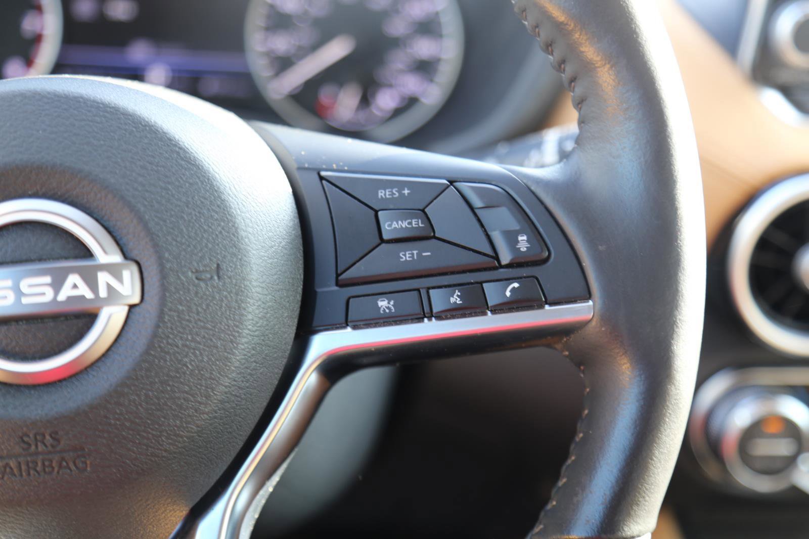 Used 2025 Nissan Sentra SV w/ SV Premium Package image 9