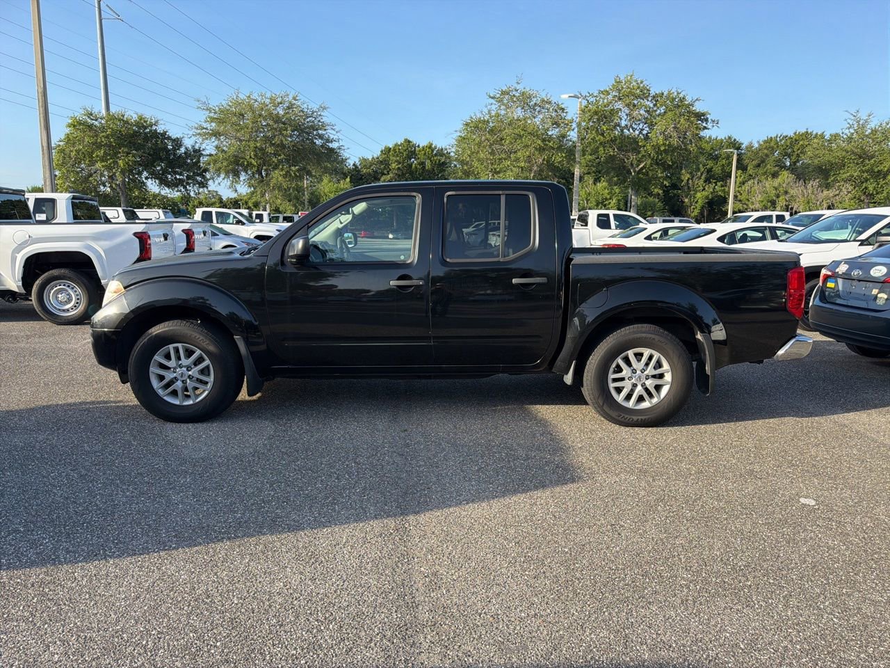 Used 2018 Nissan Frontier SV w/ Value Truck Package RWD image 2