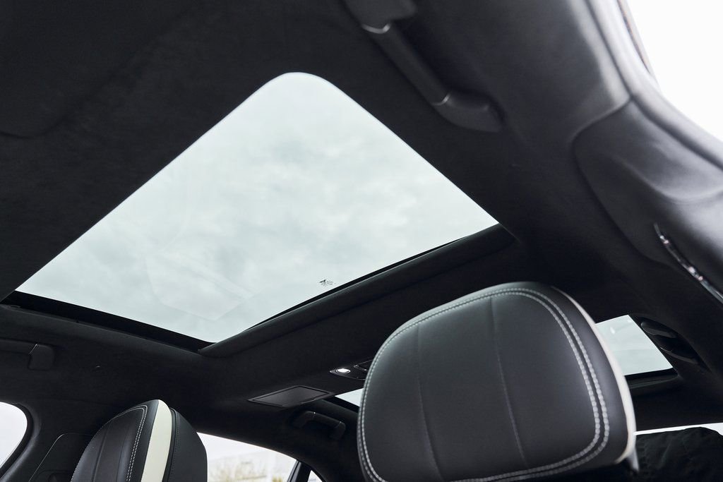 Used 2025 Bentley Flying Spur Plug-In Hybrid image 51