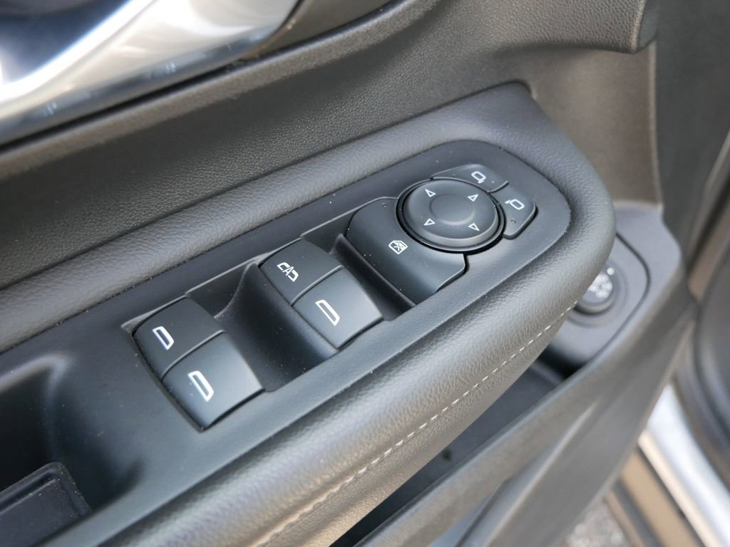Used 2023 GMC Terrain SLT AWD/4WD image 21