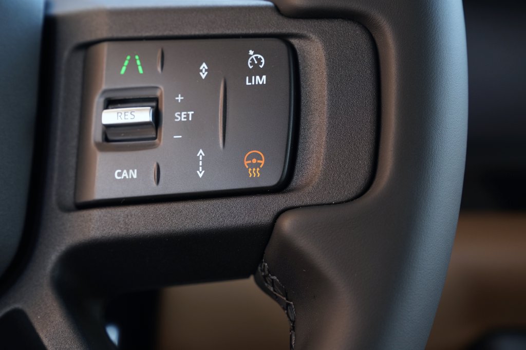 New 2026 Land Rover Defender 110 X AWD/4WD image 17