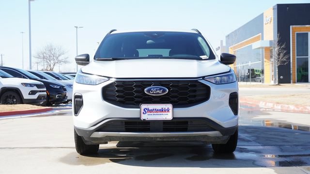 Used 2025 Ford Escape ST-Line AWD/4WD image 2
