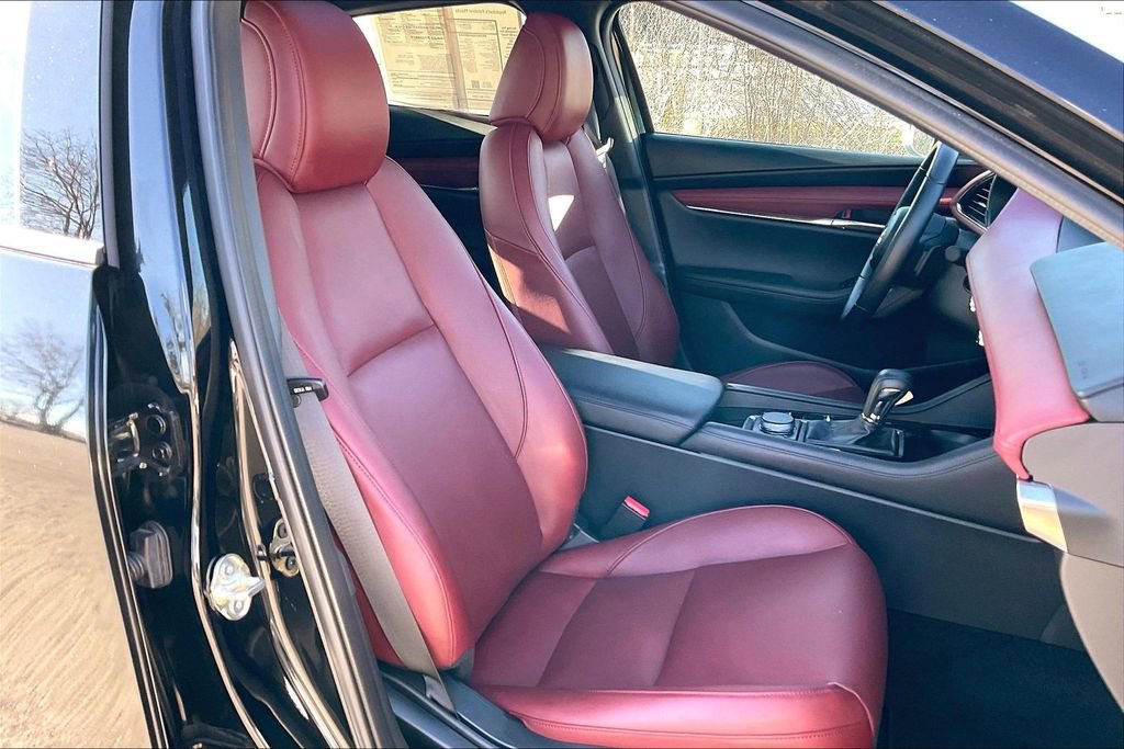 Certified 2025 MAZDA MAZDA3 Hatchback w/ Appearance Package image 7