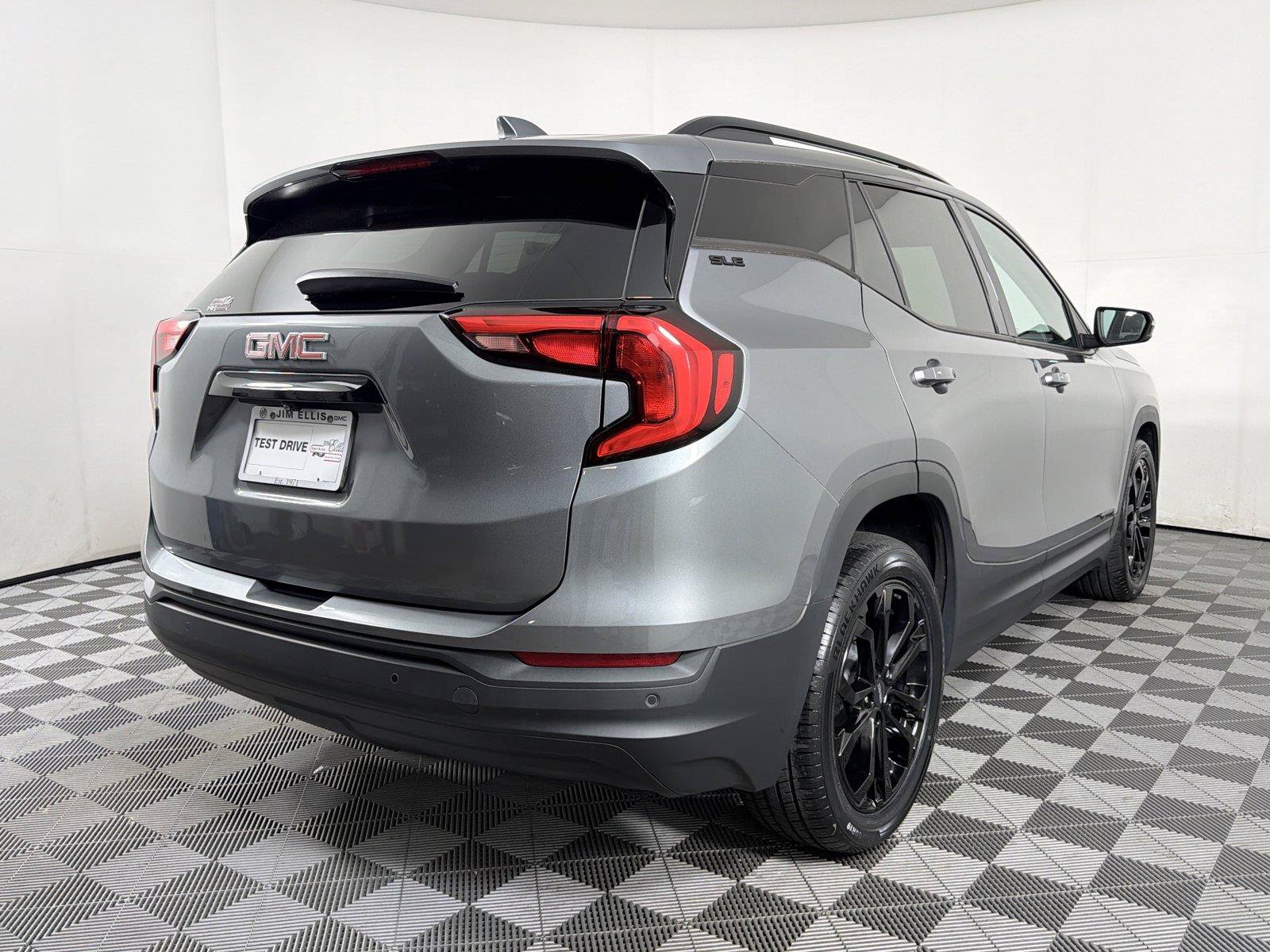 Certified 2020 GMC Terrain SLE w/ Driver Convenience Package FWD image 6