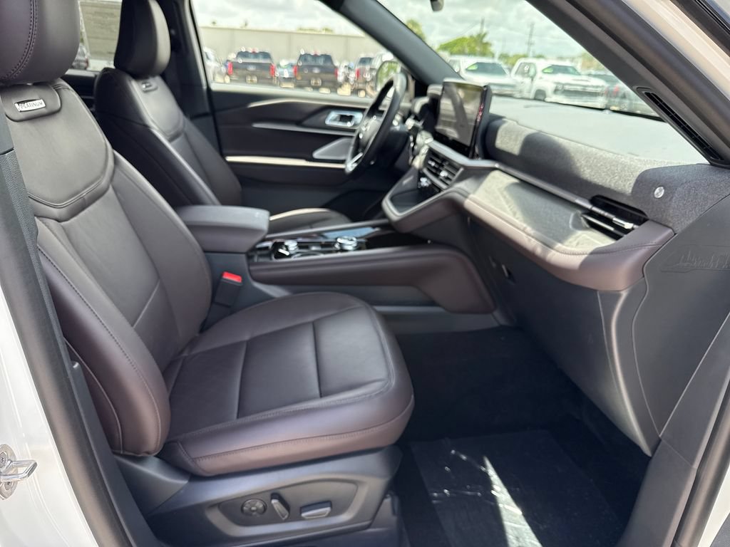 New 2026 Ford Explorer Platinum RWD image 22