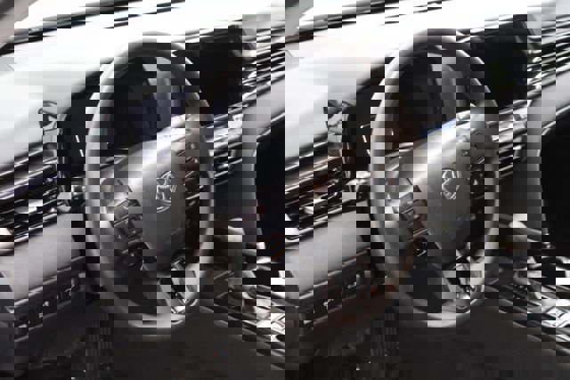 Used 2025 Toyota Camry LE image 10