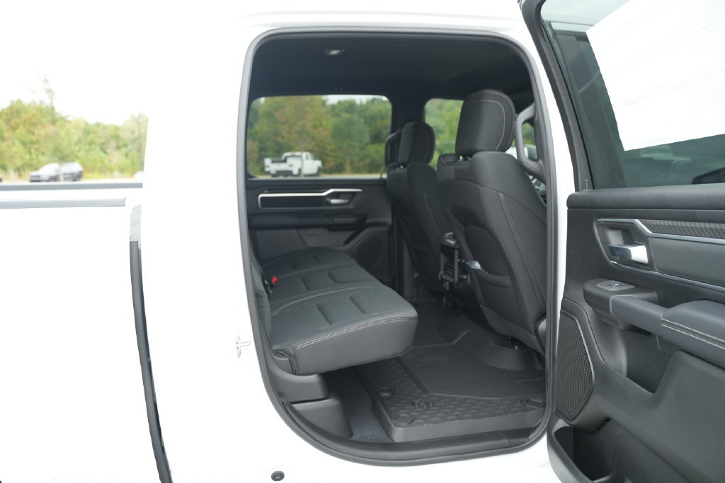 New 2026 RAM 1500 Big Horn AWD/4WD image 19