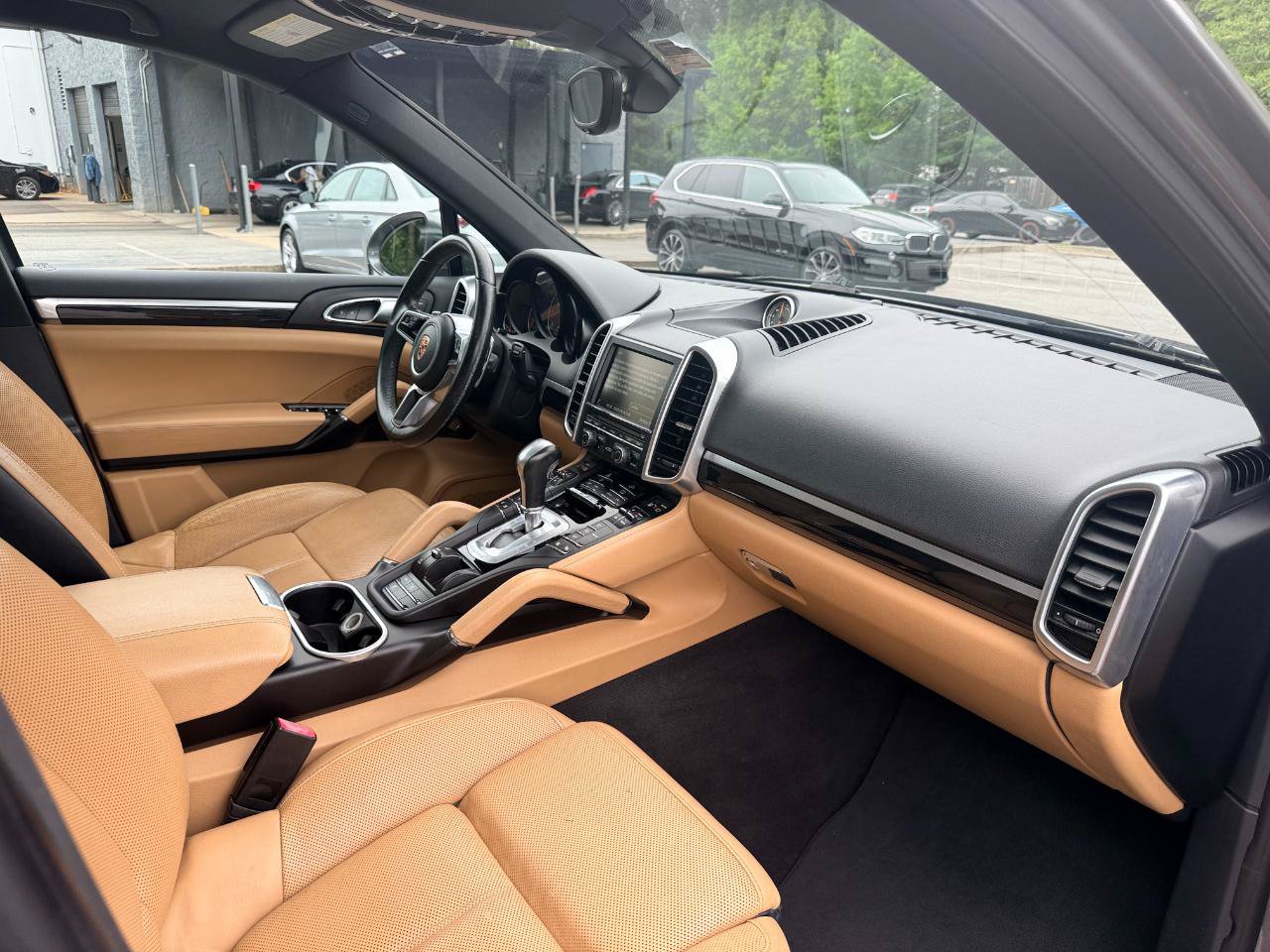 Used 2016 Porsche Cayenne AWD/4WD image 15