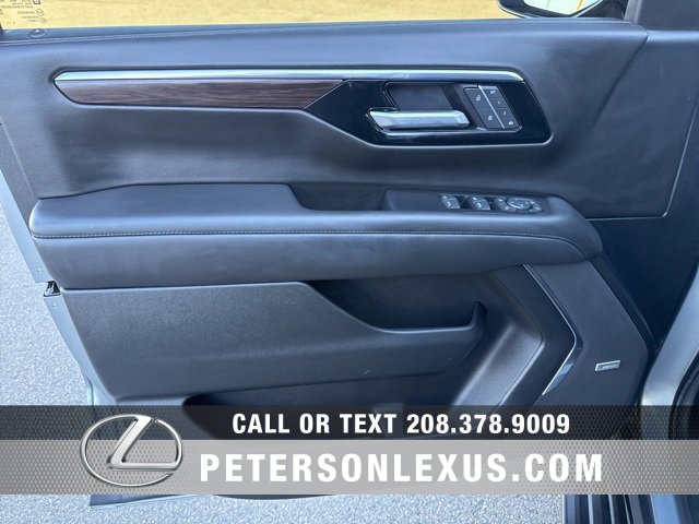 Used 2025 Chevrolet Tahoe LT w/ Comfort Package image 22