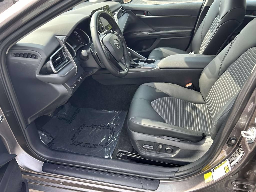 Used 2023 Toyota Camry SE FWD image 18
