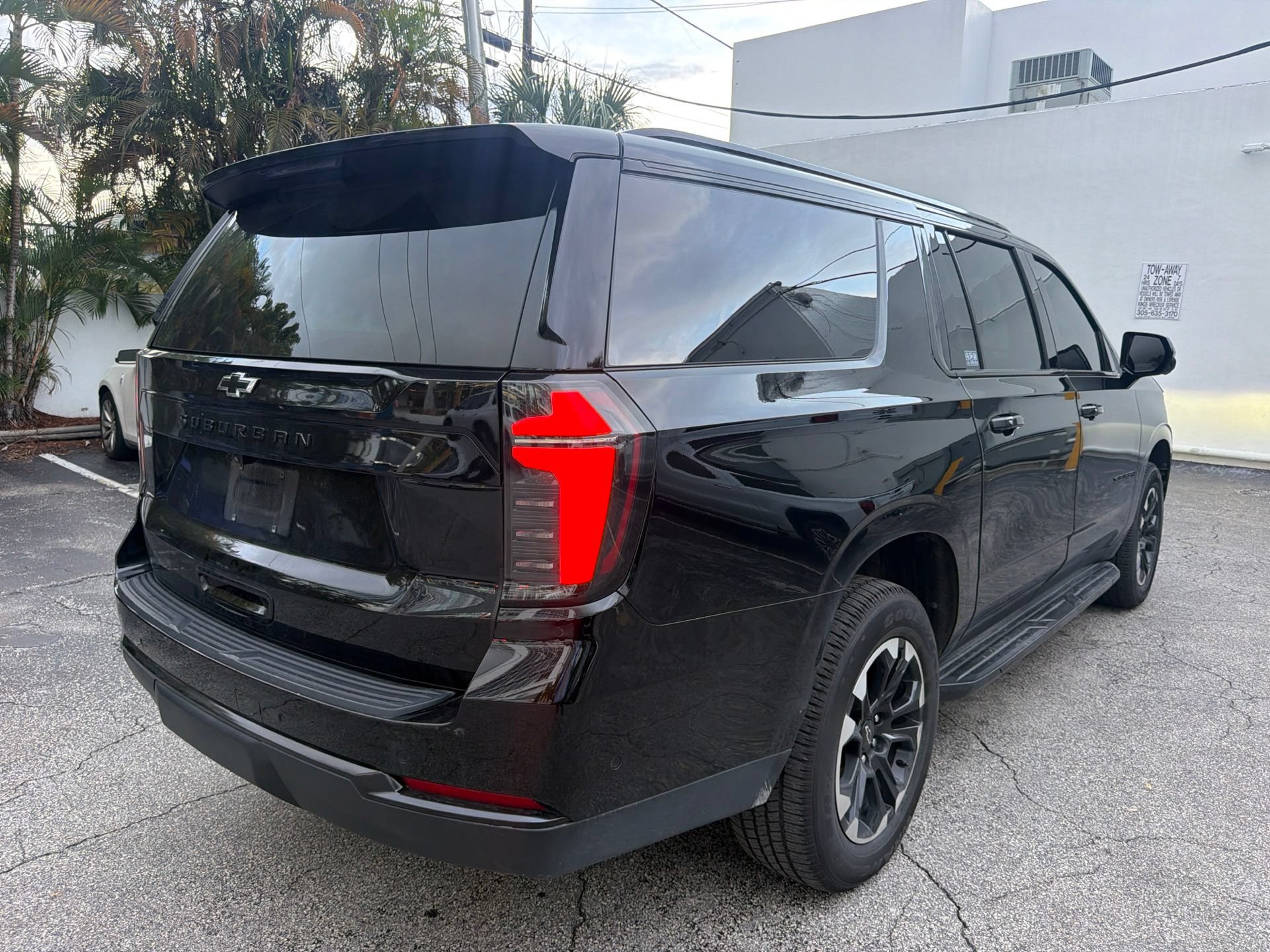 Used 2025 Chevrolet Suburban LS w/ LPO, Dark Essentials Package RWD image 6