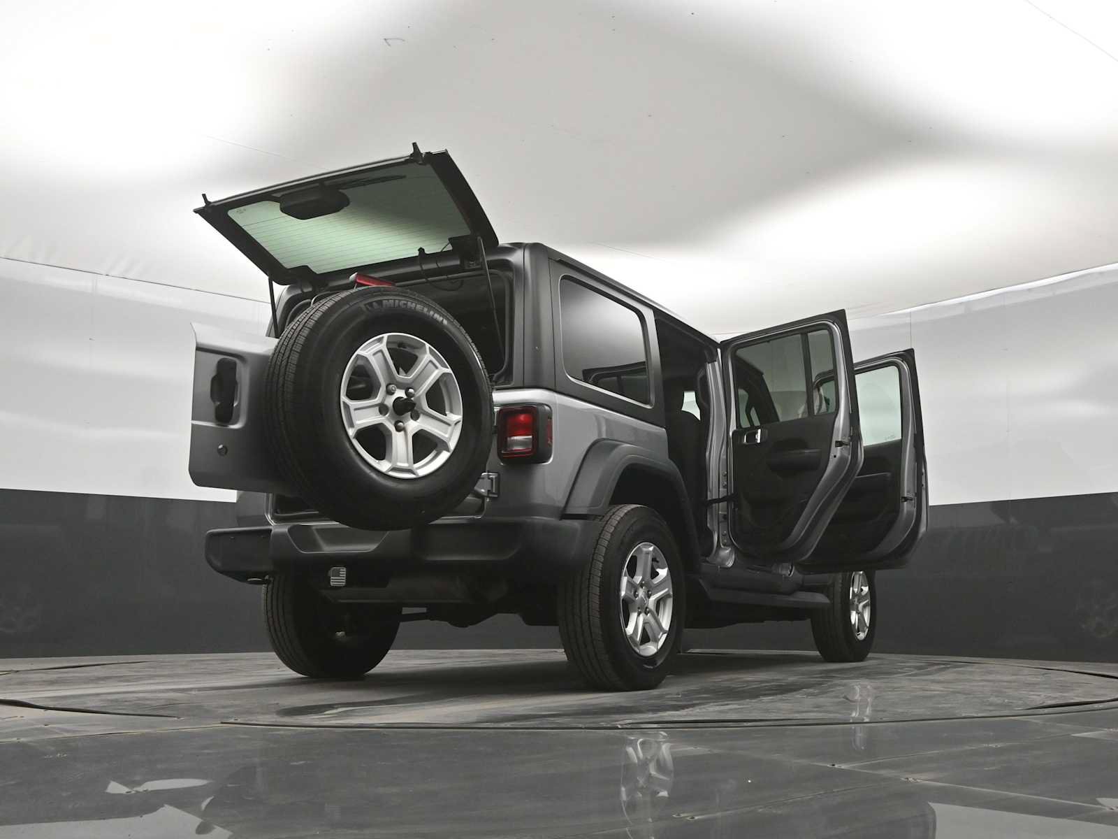 Used 2018 Jeep Wrangler Unlimited Sport S AWD/4WD image 45
