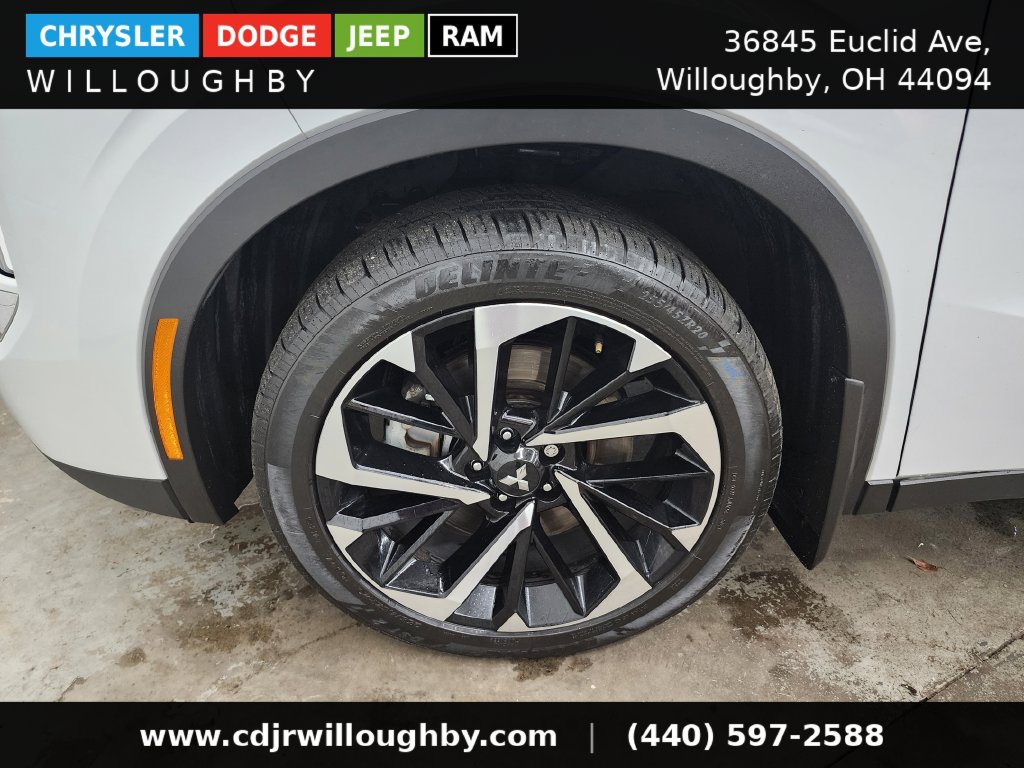 Used 2024 Mitsubishi Outlander AWD image 40