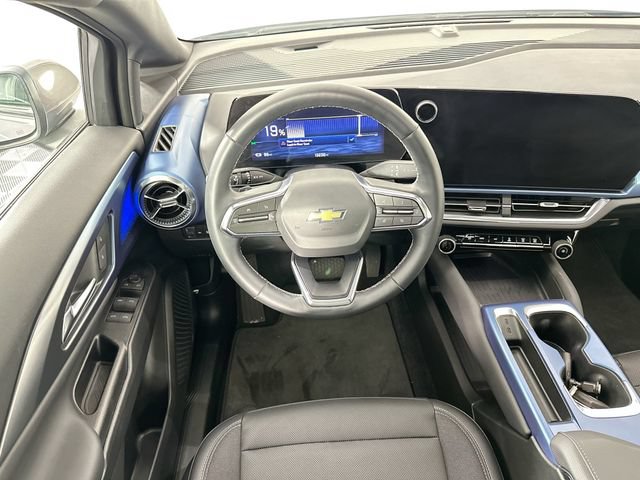Used 2024 Chevrolet Equinox EV LT FWD image 11