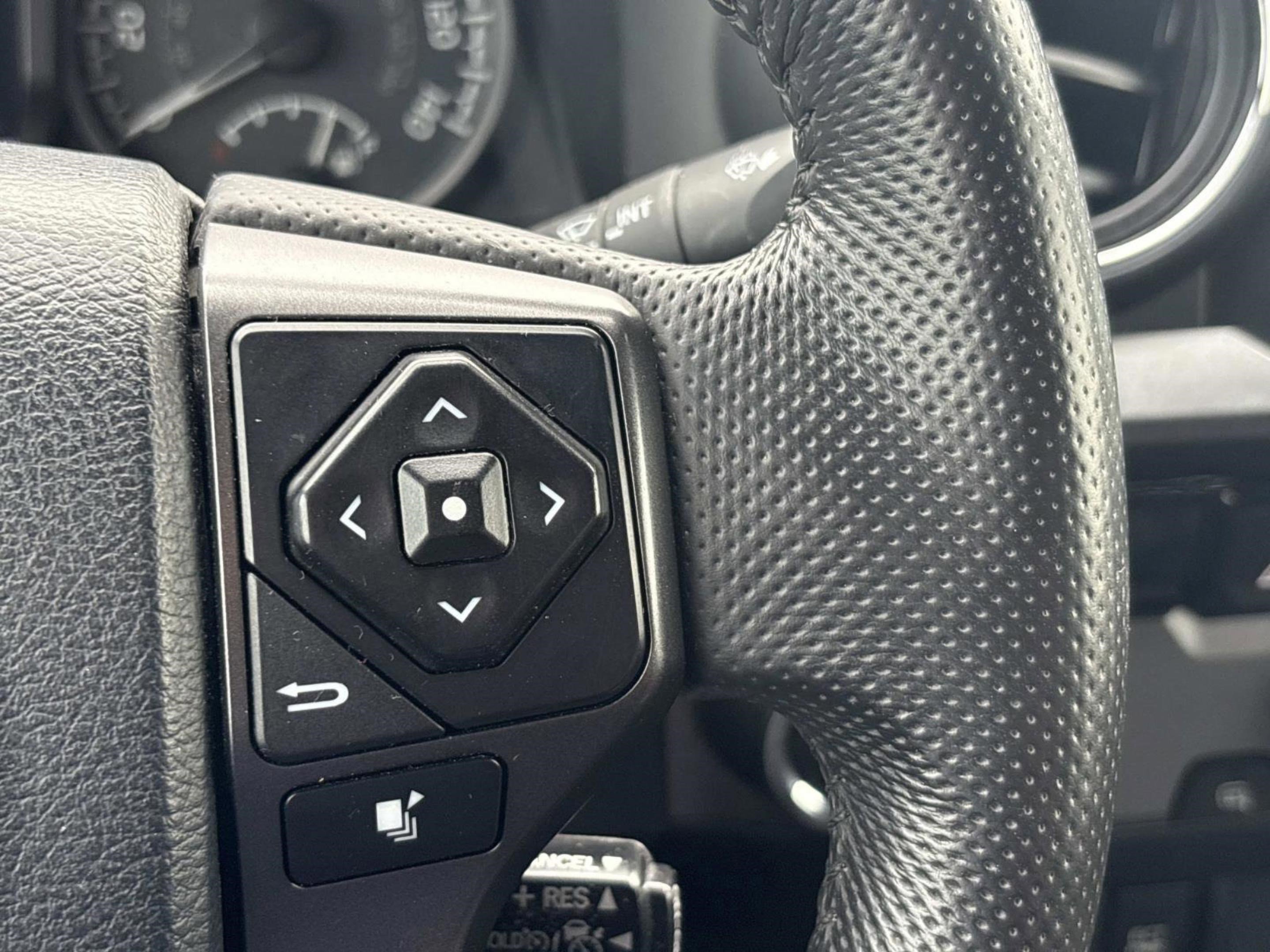 Used 2018 Toyota Tacoma TRD Off-Road image 28