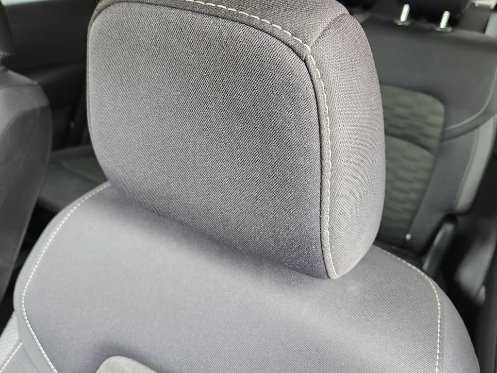 Used 2025 Nissan Pathfinder SV FWD image 6