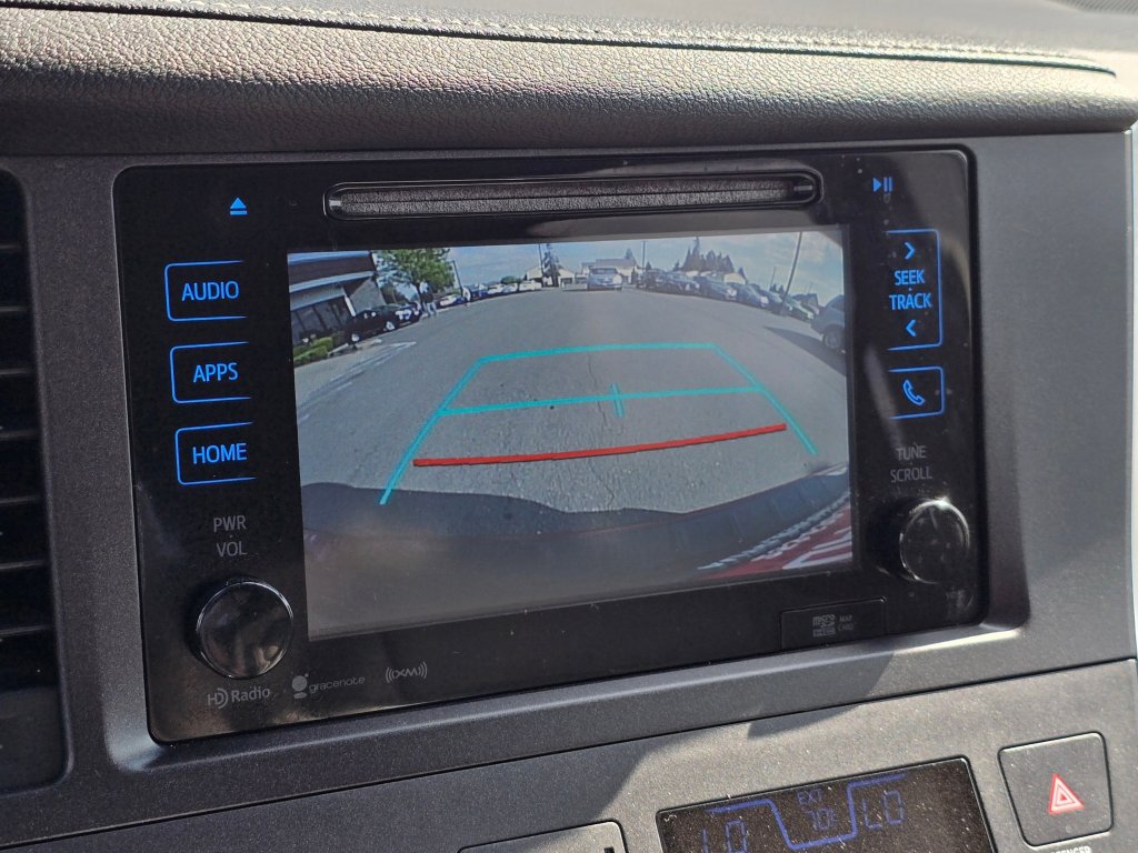 Used 2016 Toyota Sienna XLE Premium FWD image 14