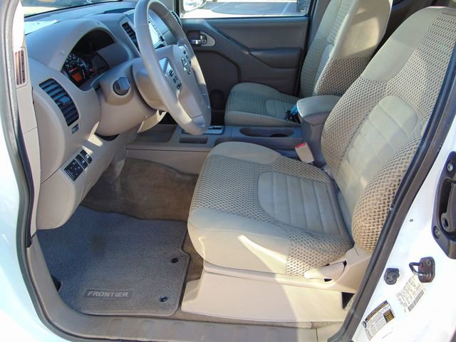 Used 2016 Nissan Frontier SV AWD/4WD image 10