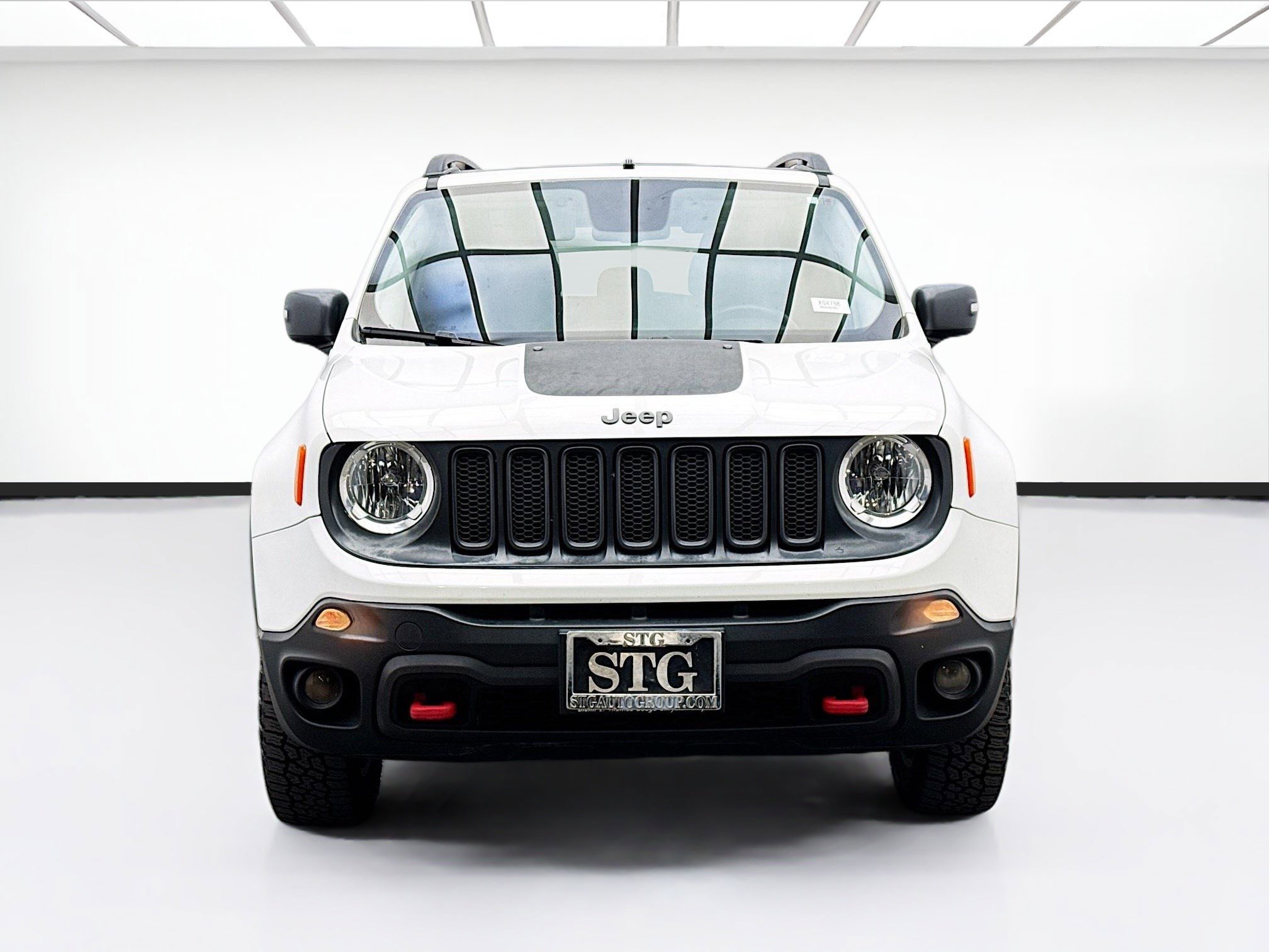 Used 2017 Jeep Renegade Trailhawk image 2