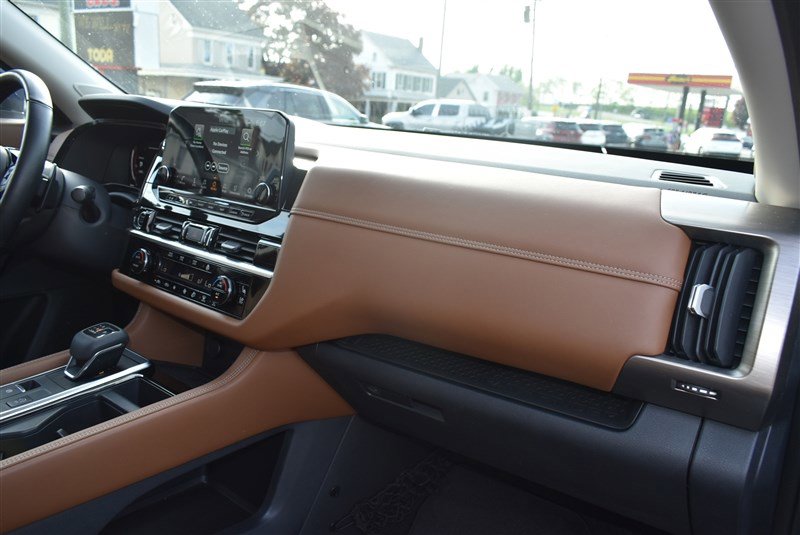 Used 2022 Nissan Pathfinder Platinum w/ Cargo Package image 37