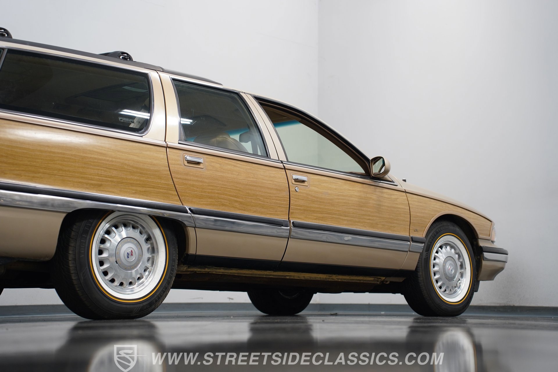 Used 1996 Buick Roadmaster Estate RWD image 28
