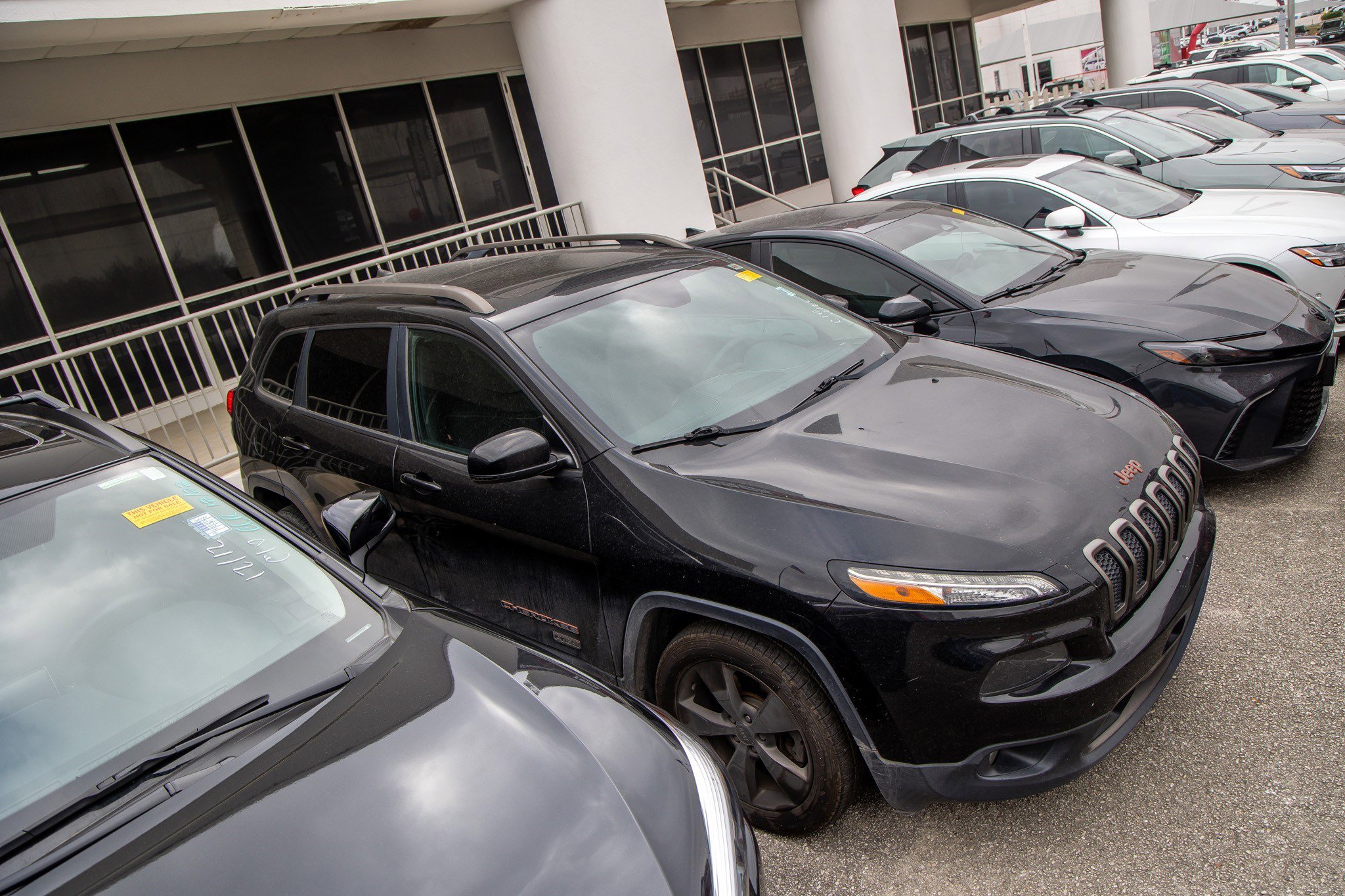 Used 2016 Jeep Cherokee 75th Anniversary image 6