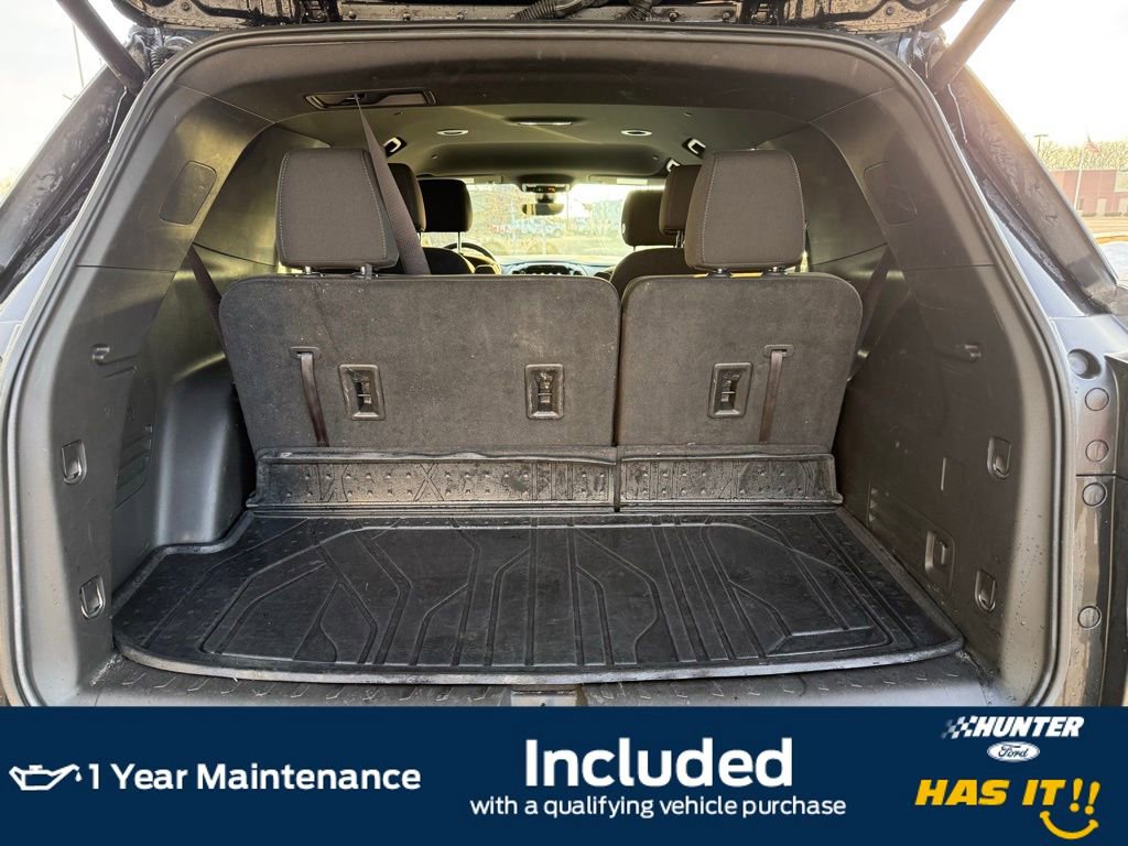 Used 2023 Chevrolet Traverse LT w/ Rear Camera Mirror Package image 20