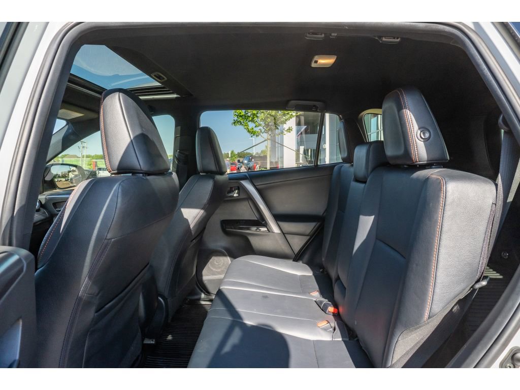 Used 2018 Toyota RAV4 SE w/ All Weather Liner Package image 15