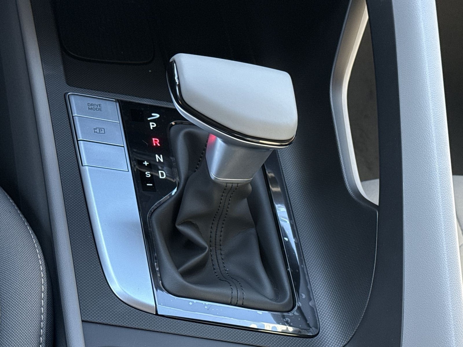 New 2026 Hyundai Elantra Sport FWD image 21