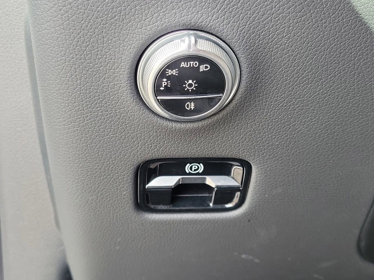 Certified 2024 Mercedes-Benz GLC 300 image 21