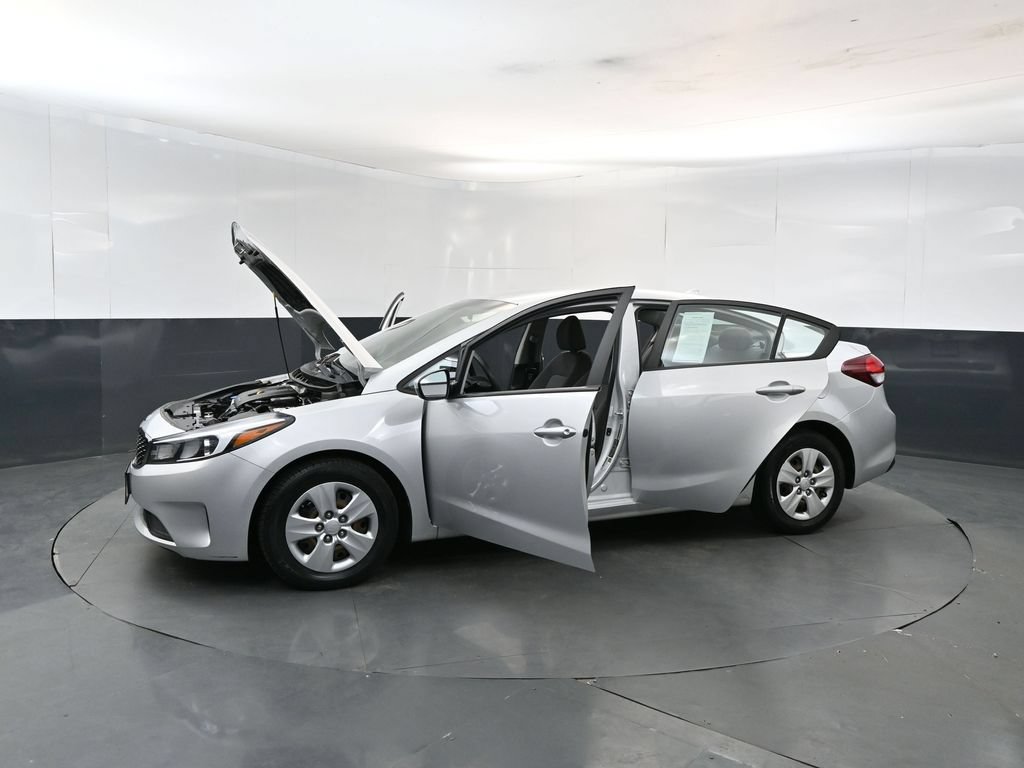Used 2017 Kia Forte LX FWD image 27