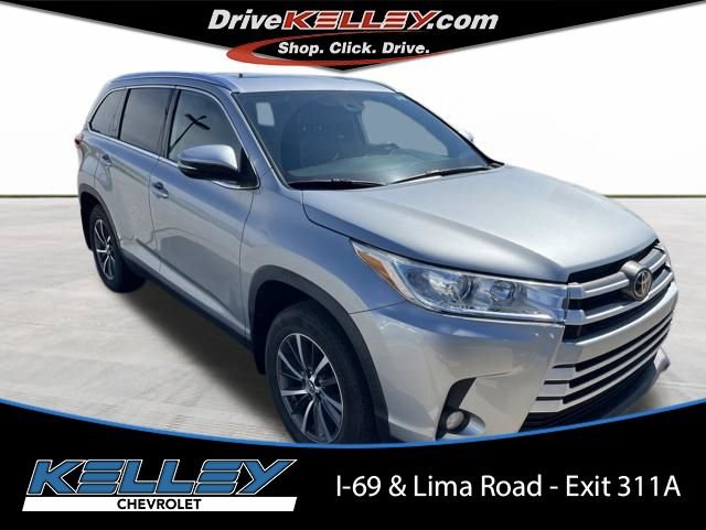 Used 2019 Toyota Highlander XLE AWD/4WD image 1