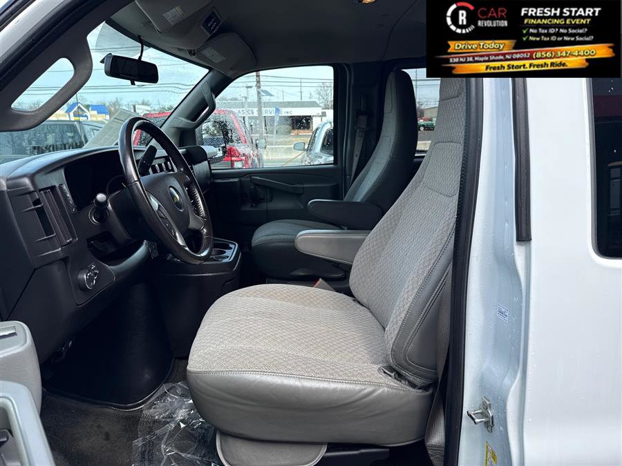 Used 2017 Chevrolet Express 3500 LT w/ LT Preferred Equipment Group image 13