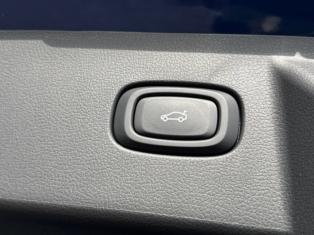New 2025 VinFast VF 8 Plus AWD/4WD image 11