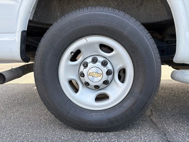 Used 2024 Chevrolet Express 2500 w/ Driver Convenience Package image 20