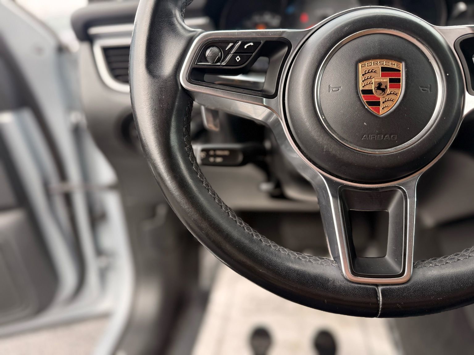 Used 2018 Porsche Macan GTS image 17