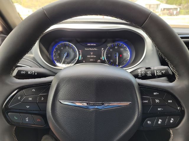 Used 2025 Chrysler Pacifica Limited image 22
