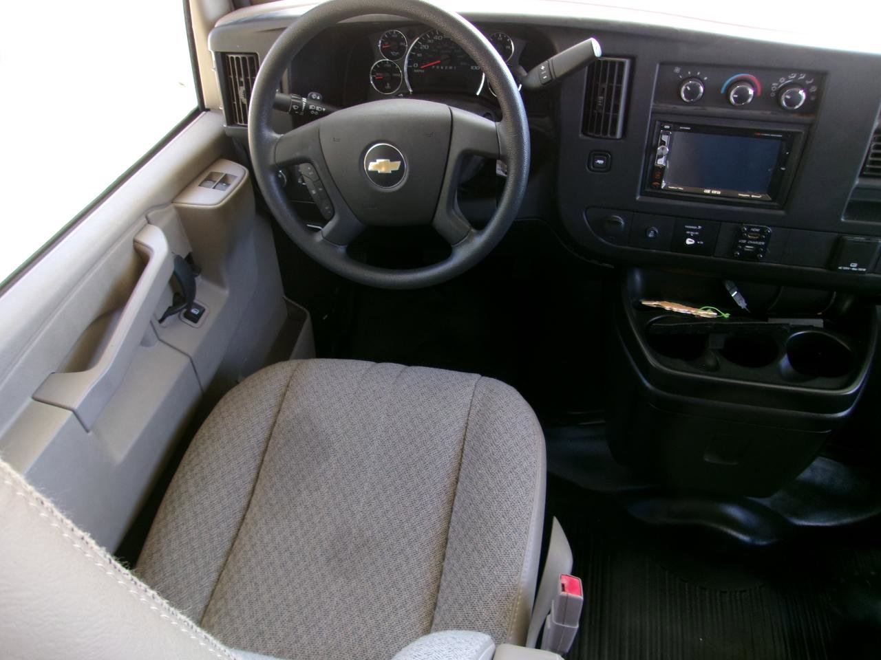 Used 2019 Chevrolet Express 4500 w/ RV Package RWD image 10
