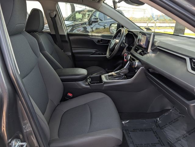 Used 2023 Toyota RAV4 LE AWD/4WD image 27