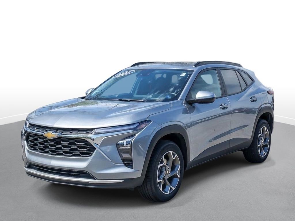 Used 2025 Chevrolet Trax LT w/ LT Convenience Package FWD image 4